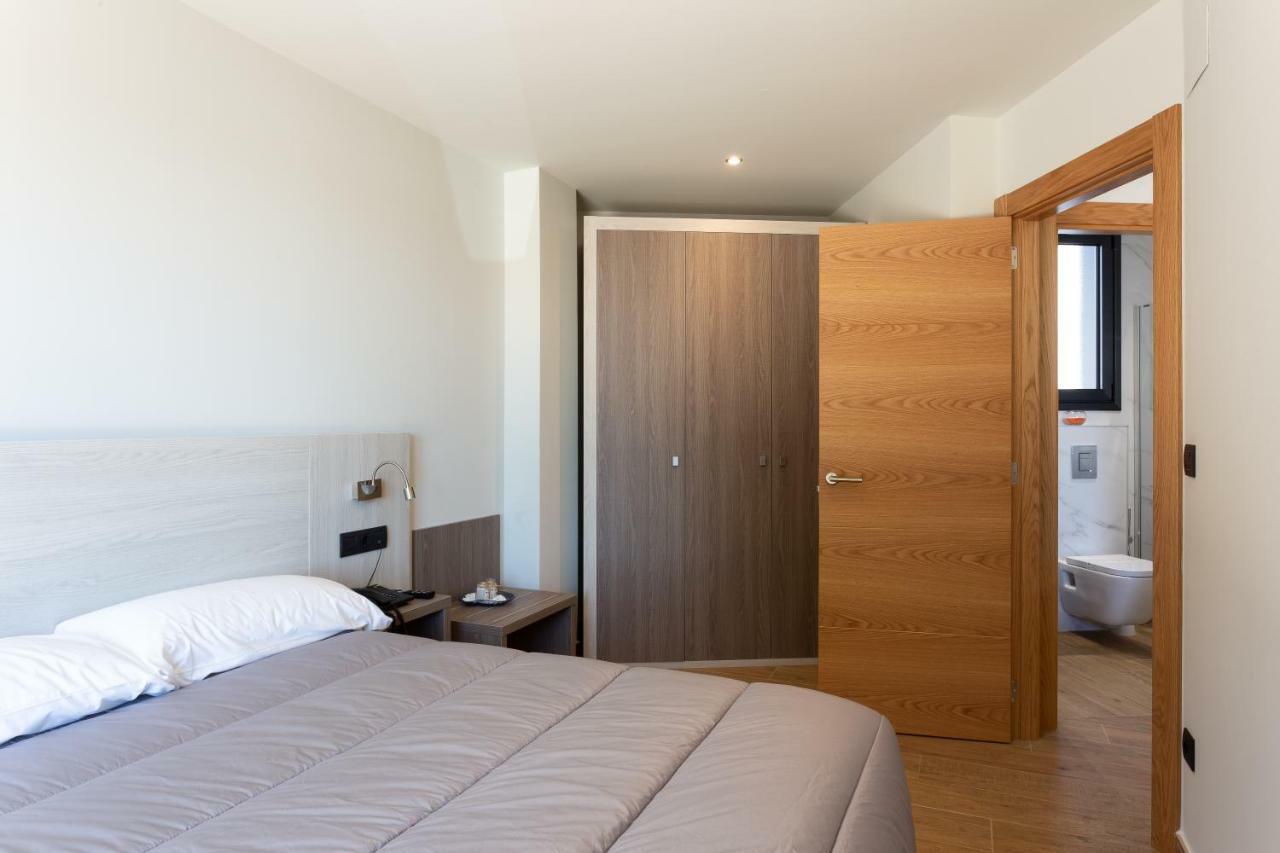 Apartamentos Playa De Los Barcos Isla Plana Exterior foto